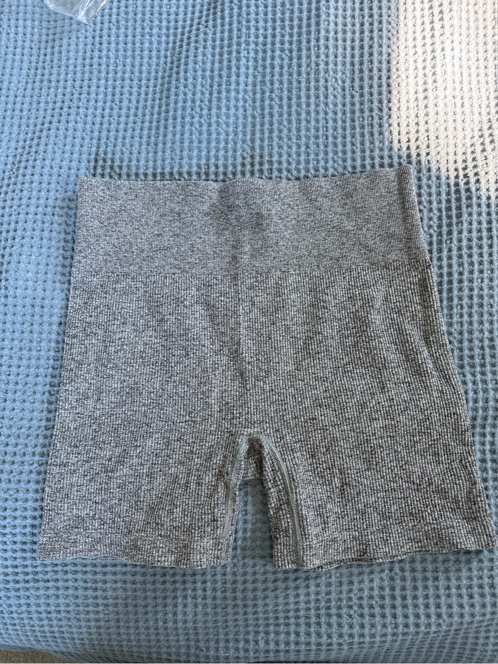 Colsie Heather Gray Ribbed Active Shorts - Picture 2 of 4
